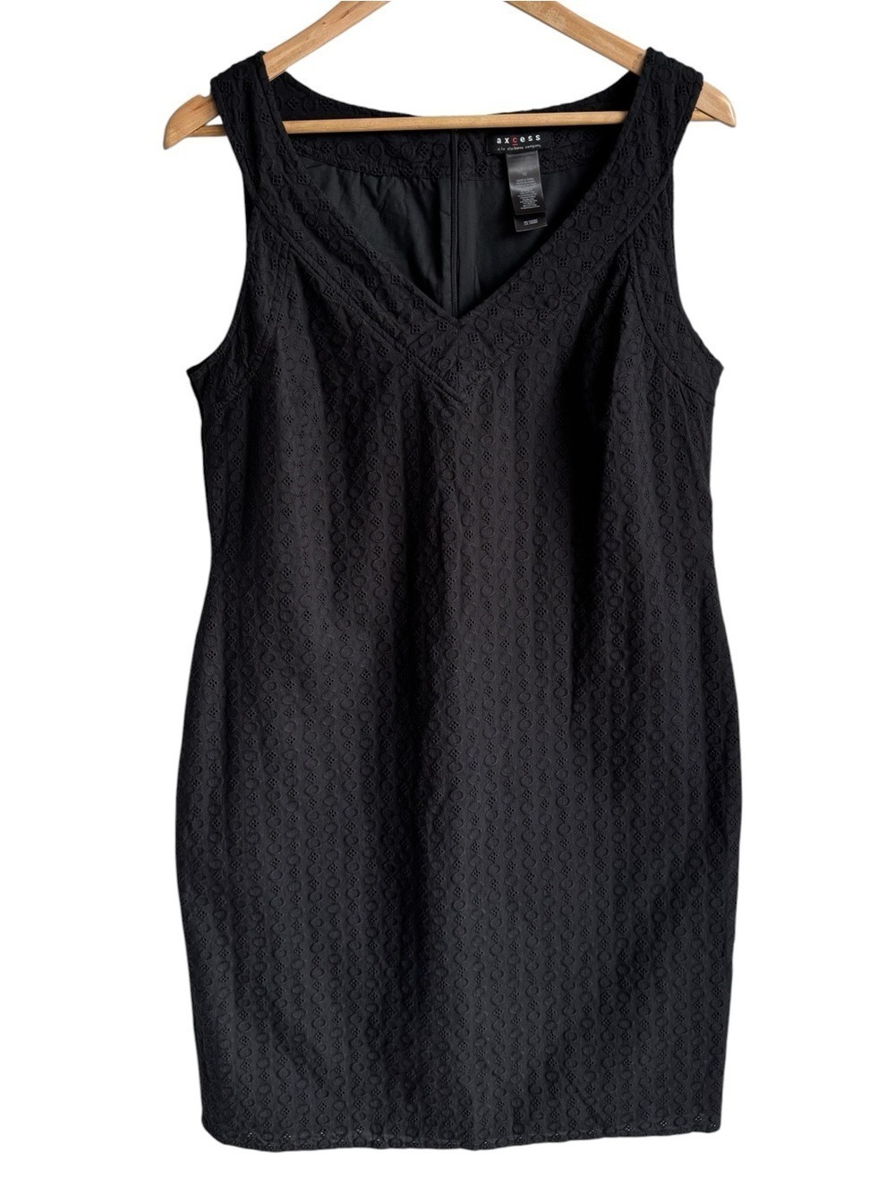 Axcess 100% Cotton Eyelet Lace Dress Sz 12 L Black LBD V-Neck Below Knee Classic
